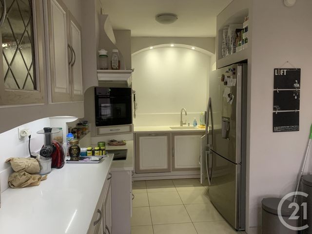 Appartement T4 &agrave; louer - 4 pi&egrave;ces - 78,70 m2 - Marseille - 13012 - PROVENCE-ALPES-COTE-D-AZUR