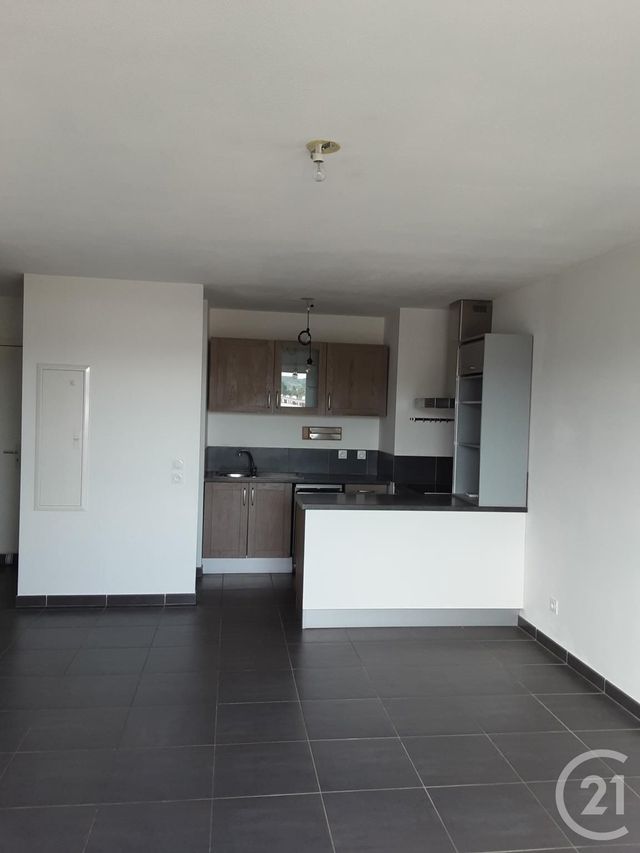 Appartement T3 &agrave; louer - 3 pi&egrave;ces - 57,36 m2 - Marseille - 13012 - PROVENCE-ALPES-COTE-D-AZUR