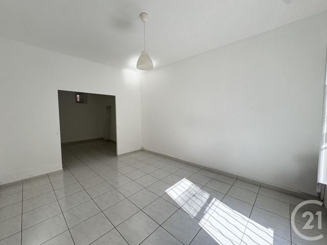 Appartement T1 &agrave; louer - 1 pi&egrave;ce - 46,50 m2 - Marseille - 13005 - PROVENCE-ALPES-COTE-D-AZUR