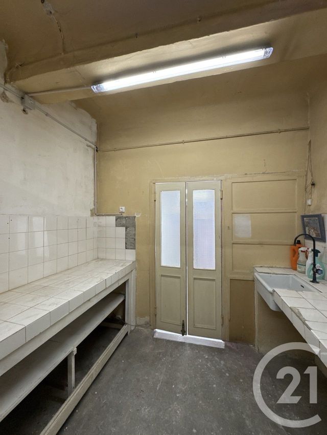 Appartement Local &agrave; louer - 2 pi&egrave;ces - 22,90 m2 - Marseille - 13005 - PROVENCE-ALPES-COTE-D-AZUR