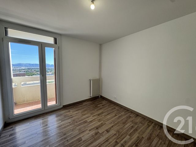 Appartement T4 &agrave; louer - 4 pi&egrave;ces - 77,75 m2 - Marseille - 13012 - PROVENCE-ALPES-COTE-D-AZUR