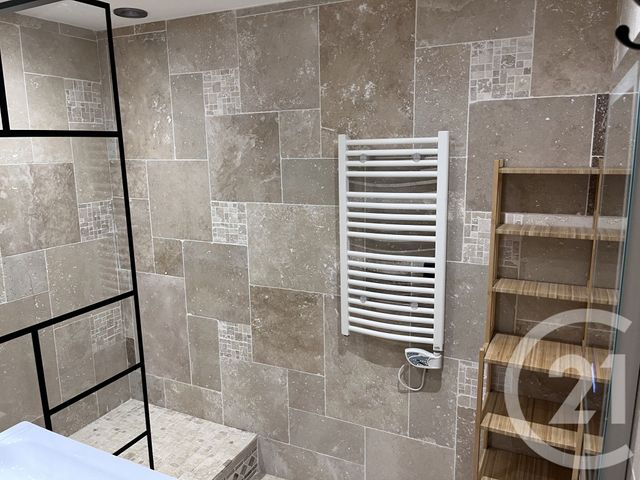 Appartement Studio &agrave; louer - 1 pi&egrave;ce - 26,55 m2 - Aubagne - 13 - PROVENCE-ALPES-COTE-D-AZUR