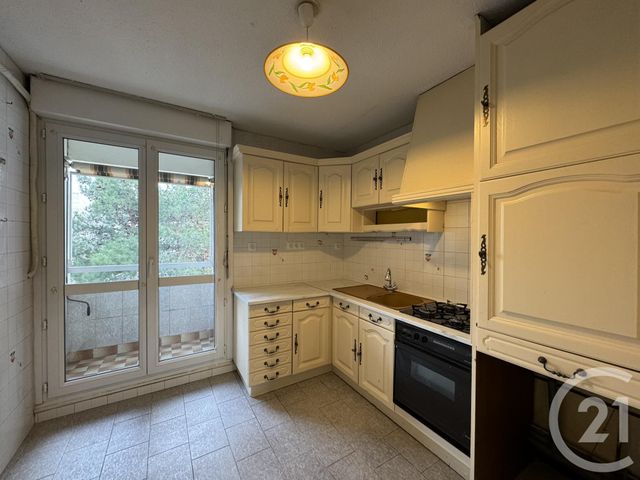 Appartement T2 &agrave; louer - 2 pi&egrave;ces - 57,08 m2 - Marseille - 13011 - PROVENCE-ALPES-COTE-D-AZUR