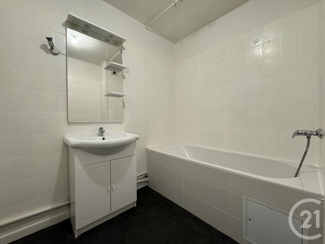 Appartement T2 &agrave; louer - 2 pi&egrave;ces - 57,08 m2 - Marseille - 13011 - PROVENCE-ALPES-COTE-D-AZUR