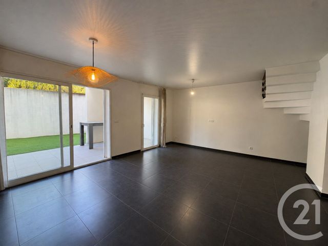 Appartement T3/4 &agrave; louer - 4 pi&egrave;ces - 83,70 m2 - Marseille - 13012 - PROVENCE-ALPES-COTE-D-AZUR