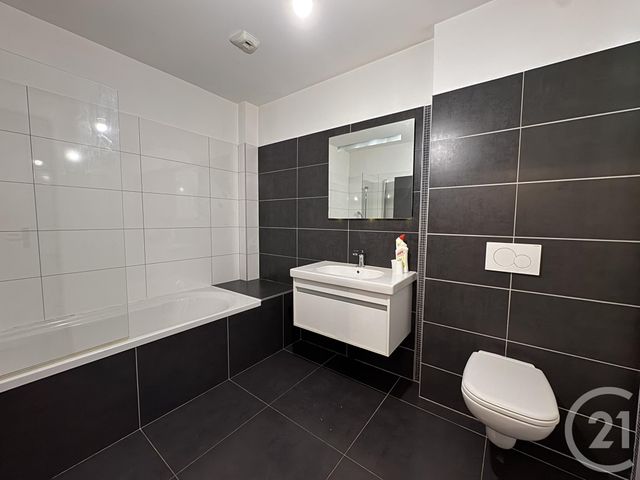 Appartement T3/4 &agrave; louer - 4 pi&egrave;ces - 83,70 m2 - Marseille - 13012 - PROVENCE-ALPES-COTE-D-AZUR