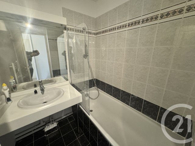 Appartement T2 &agrave; louer - 2 pi&egrave;ces - 45 m2 - Marseille - 13013 - PROVENCE-ALPES-COTE-D-AZUR