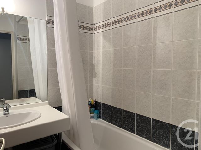 Appartement T2 &agrave; louer - 2 pi&egrave;ces - 45 m2 - Marseille - 13013 - PROVENCE-ALPES-COTE-D-AZUR