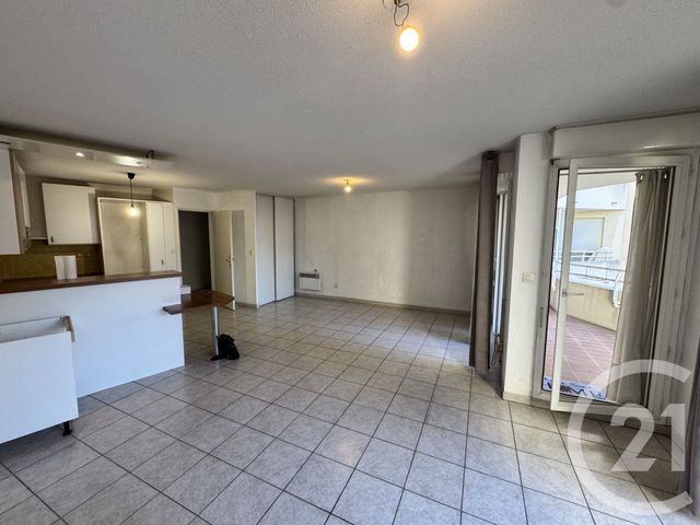 Appartement T2 &agrave; louer - 2 pi&egrave;ces - 53,80 m2 - Marseille - 13006 - PROVENCE-ALPES-COTE-D-AZUR