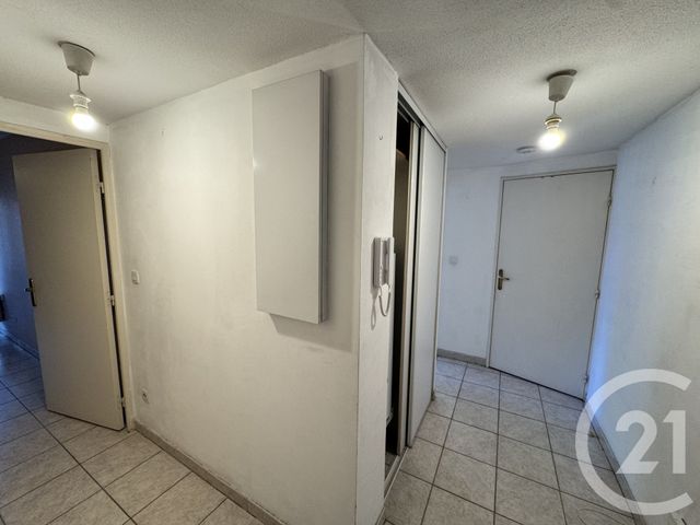 Appartement T2 &agrave; louer - 2 pi&egrave;ces - 53,80 m2 - Marseille - 13006 - PROVENCE-ALPES-COTE-D-AZUR
