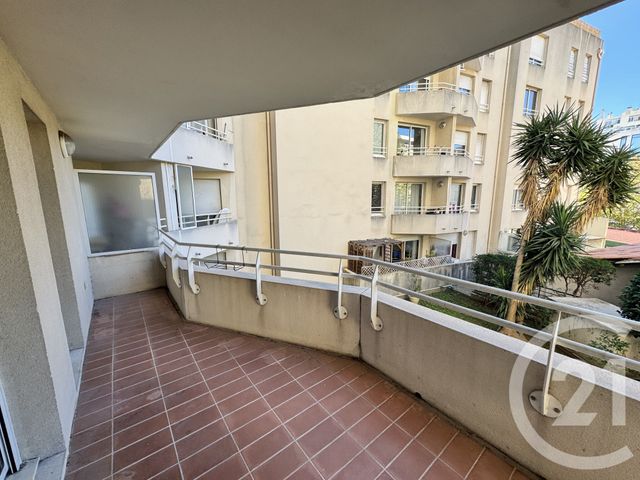 Appartement T2 &agrave; louer - 2 pi&egrave;ces - 53,80 m2 - Marseille - 13006 - PROVENCE-ALPES-COTE-D-AZUR