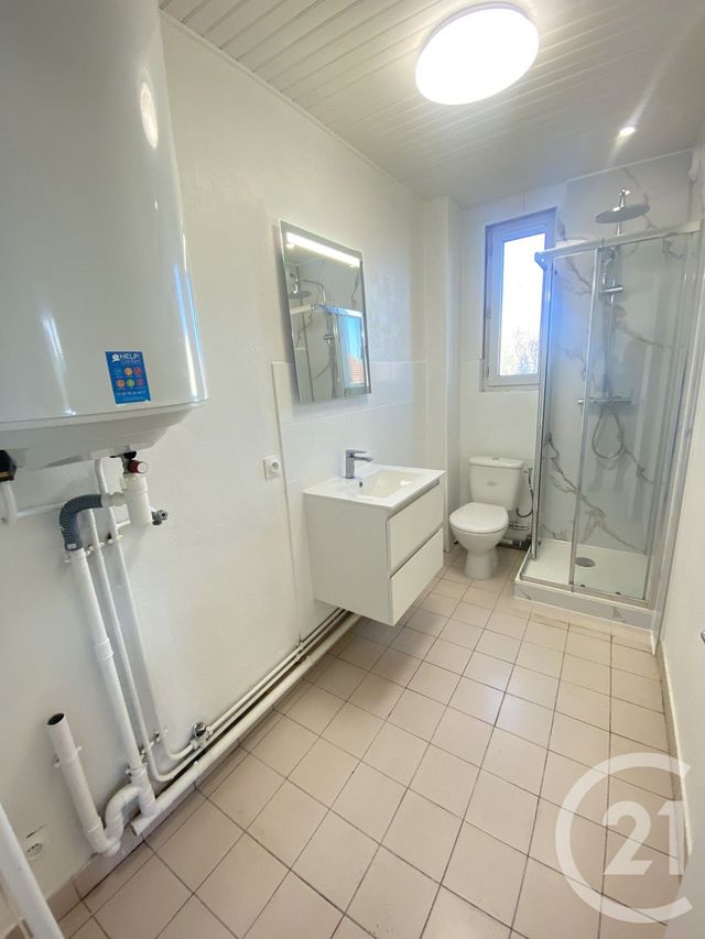 Appartement F3 &agrave; louer - 3 pi&egrave;ces - 66,24 m2 - Villeneuve Le Roi - 94 - ILE-DE-FRANCE