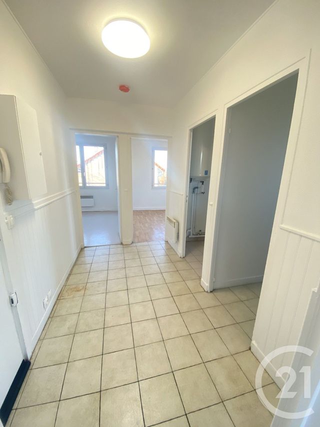 Appartement F3 &agrave; louer - 3 pi&egrave;ces - 66,24 m2 - Villeneuve Le Roi - 94 - ILE-DE-FRANCE