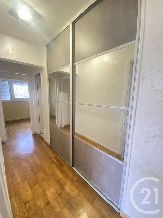 Appartement F4 &agrave; louer - 4 pi&egrave;ces - 75,38 m2 - Combs La Ville - 77 - ILE-DE-FRANCE