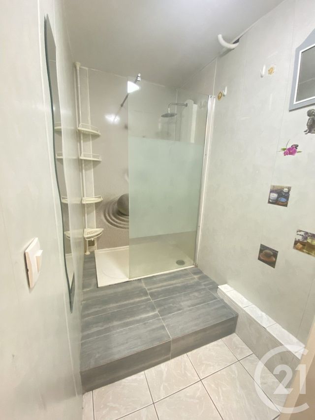 Appartement F4 &agrave; louer - 4 pi&egrave;ces - 75,38 m2 - Combs La Ville - 77 - ILE-DE-FRANCE