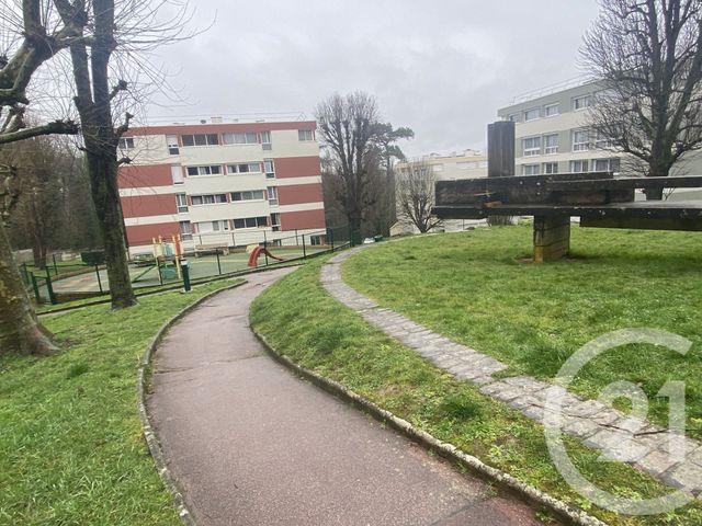 Appartement F4 &agrave; louer - 4 pi&egrave;ces - 75,38 m2 - Combs La Ville - 77 - ILE-DE-FRANCE