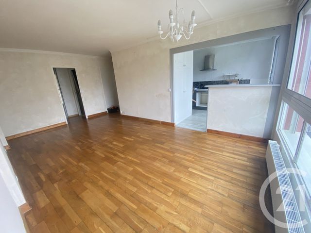 Appartement F4 &agrave; louer - 4 pi&egrave;ces - 75,38 m2 - Combs La Ville - 77 - ILE-DE-FRANCE