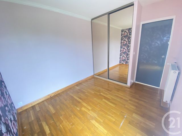 Appartement F4 &agrave; louer - 4 pi&egrave;ces - 75,38 m2 - Combs La Ville - 77 - ILE-DE-FRANCE