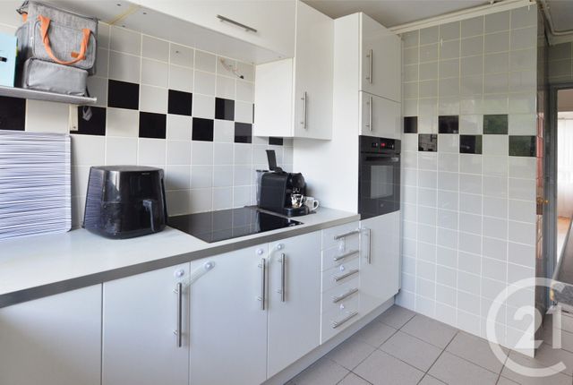 Appartement F4 &agrave; vendre - 4 pi&egrave;ces - 69 m2 - Crosne - 91 - ILE-DE-FRANCE