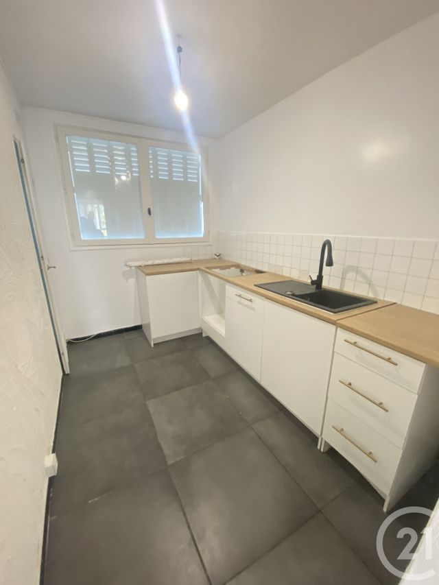 Appartement F3 &agrave; louer - 3 pi&egrave;ces - 57,02 m2 - Crosne - 91 - ILE-DE-FRANCE