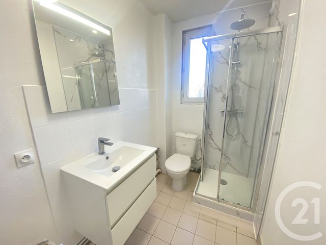 Appartement F3 &agrave; louer - 3 pi&egrave;ces - 66,24 m2 - Villeneuve Le Roi - 94 - ILE-DE-FRANCE