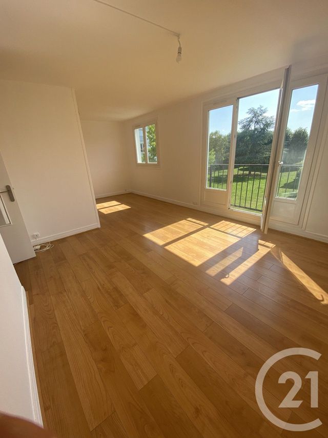 Appartement F4 &agrave; louer - 4 pi&egrave;ces - 65,84 m2 - Brunoy - 91 - ILE-DE-FRANCE