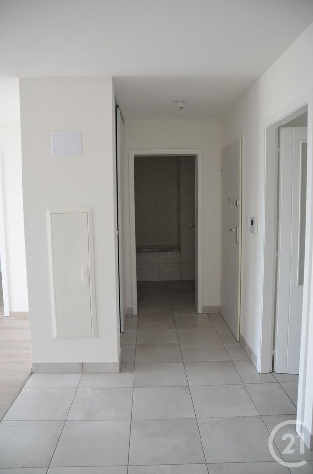 Appartement F3 &agrave; louer - 3 pi&egrave;ces - 65,11 m2 - Entzheim - 67 - ALSACE