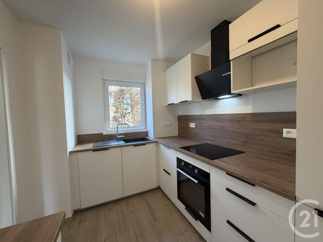 Maison &agrave; louer - 4 pi&egrave;ces - 80,01 m2 - Ostwald - 67 - ALSACE