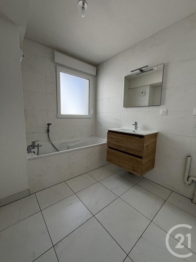 Appartement F3 &agrave; louer - 3 pi&egrave;ces - 67,97 m2 - Lingolsheim - 67 - ALSACE