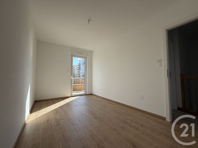 Appartement Duplex &agrave; louer - 4 pi&egrave;ces - 80,01 m2 - Ostwald - 67 - ALSACE