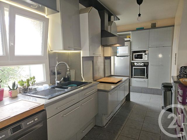 Maison à vendre - 6 pièces - 155 m2 - Mornay Berry - 18 - CENTRE