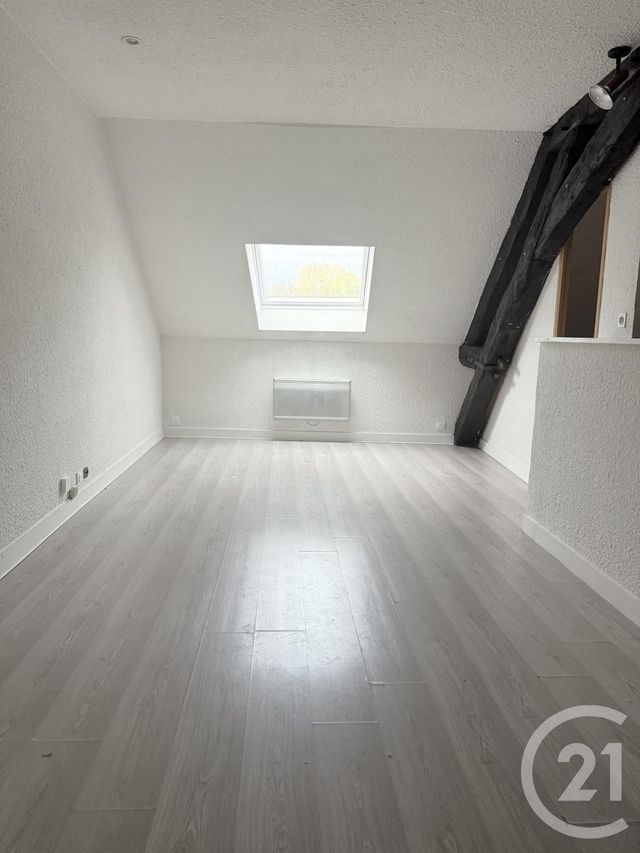 Appartement F2 &agrave; louer - 2 pi&egrave;ces - 32,69 m2 - Decize - 58 - BOURGOGNE