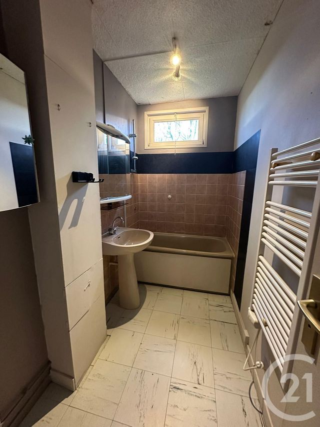 Appartement F3 &agrave; vendre - 3 pi&egrave;ces - 73,30 m2 - Cercy La Tour - 58 - BOURGOGNE