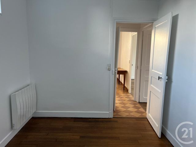 Appartement &agrave; louer - 3 pi&egrave;ces - 74,40 m2 - St Saulge - 58 - BOURGOGNE