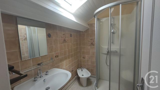 Appartement &agrave; louer - 3 pi&egrave;ces - 74,40 m2 - St Saulge - 58 - BOURGOGNE
