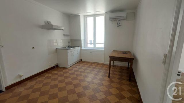 Appartement &agrave; louer - 3 pi&egrave;ces - 74,40 m2 - St Saulge - 58 - BOURGOGNE