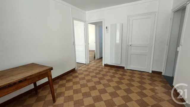 Appartement &agrave; louer - 3 pi&egrave;ces - 74,40 m2 - St Saulge - 58 - BOURGOGNE