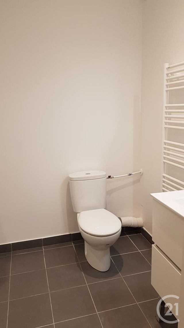 Appartement F2 &agrave; louer - 2 pi&egrave;ces - 43,10 m2 - Fontainebleau - 77 - ILE-DE-FRANCE