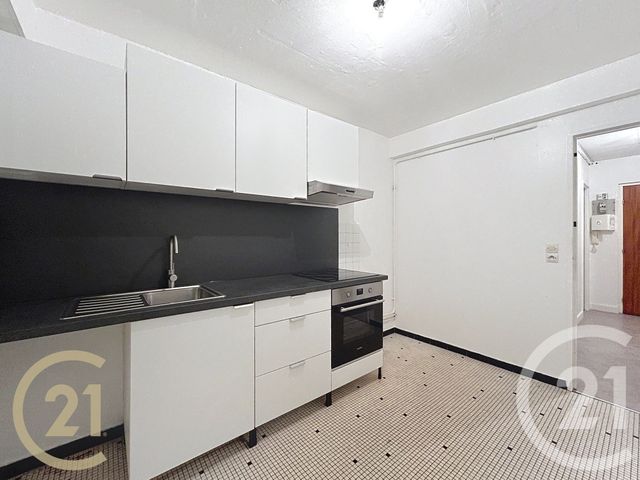 Appartement F3 à louer - 3 pièces - 65 m2 - Veneux Les Sablons - 77 - ILE-DE-FRANCE