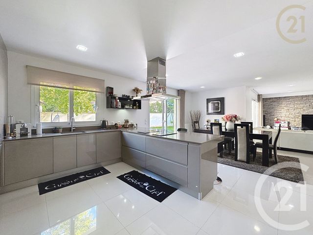 Maison à vendre - 7 pièces - 148,40 m2 - St Sauveur Sur Ecole - 77 - ILE-DE-FRANCE