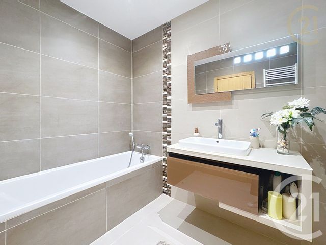 Maison à vendre - 7 pièces - 148,40 m2 - St Sauveur Sur Ecole - 77 - ILE-DE-FRANCE