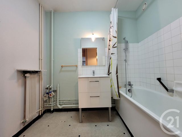 Appartement F3 &agrave; louer - 3 pi&egrave;ces - 60,37 m2 - Moret Loing Et Orvanne - 77 - ILE-DE-FRANCE