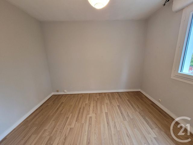 Appartement F3 &agrave; louer - 3 pi&egrave;ces - 60,37 m2 - Moret Loing Et Orvanne - 77 - ILE-DE-FRANCE