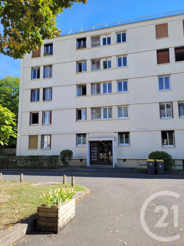 Appartement F5 &agrave; louer - 5 pi&egrave;ces - 73,89 m2 - Avon - 77 - ILE-DE-FRANCE