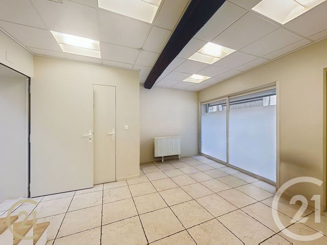 Appartement Local &agrave; louer - 1 pi&egrave;ce - 82,87 m2 - Moret Sur Loing - 77 - ILE-DE-FRANCE