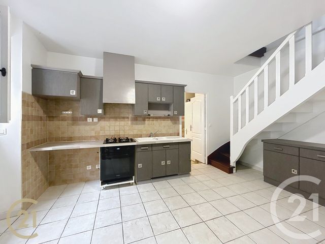 Maison &agrave; louer - 6 pi&egrave;ces - 117 m2 - Moret Sur Loing - 77 - ILE-DE-FRANCE