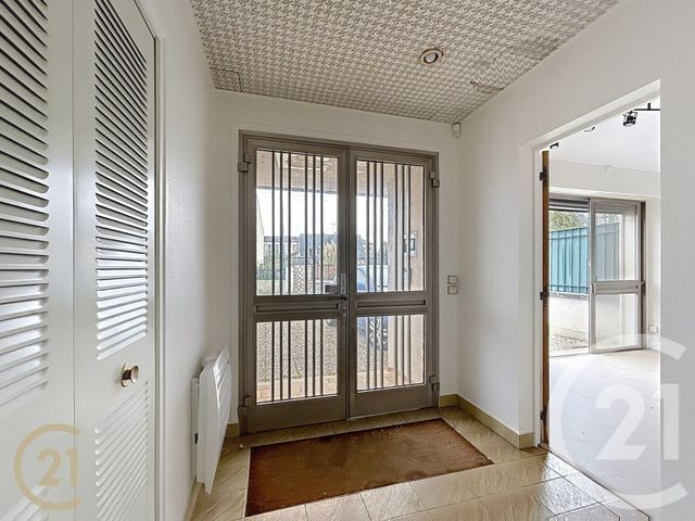 Appartement Local &agrave; louer - 2 pi&egrave;ces - 55,55 m2 - Champagne Sur Seine - 77 - ILE-DE-FRANCE