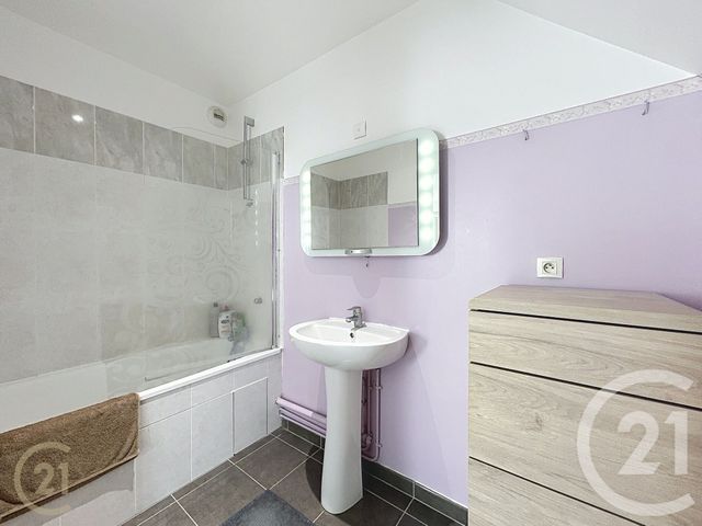 Appartement &agrave; louer - 2 pi&egrave;ces - 48,57 m2 - Ecuelles - 77 - ILE-DE-FRANCE