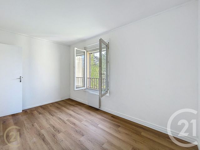 Appartement F4 &agrave; louer - 4 pi&egrave;ces - 100,09 m2 - St Mammes - 77 - ILE-DE-FRANCE