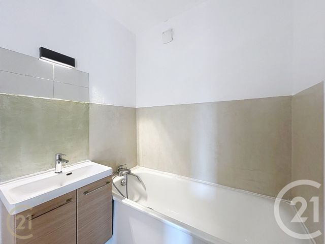 Appartement F4 &agrave; louer - 4 pi&egrave;ces - 100,09 m2 - St Mammes - 77 - ILE-DE-FRANCE